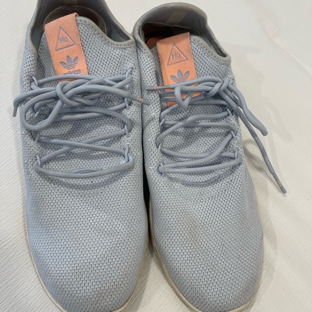 Adidas Men's Light Gray Sneakers